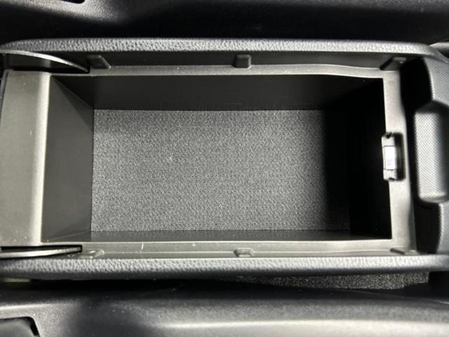 ヴォクシー ハイブリッドＺＳキラメキ２　新品タイヤ／純正　１０インチ　ＳＤナビ／フリップダウンモニター　純正　１２．１インチ／トヨタセーフティセンス／両側電動スライドドア／シートヒーター　前席／車線逸脱防止支援システム　衝突被害軽減システム（38枚目）