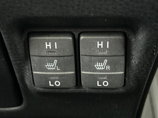 ヴォクシー ハイブリッドＺＳキラメキ２　新品タイヤ／純正　１０インチ　ＳＤナビ／フリップダウンモニター　純正　１２．１インチ／トヨタセーフティセンス／両側電動スライドドア／シートヒーター　前席／車線逸脱防止支援システム　衝突被害軽減システム（40枚目）