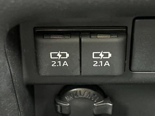 ヴォクシー ハイブリッドＺＳキラメキ２　新品タイヤ／純正　１０インチ　ＳＤナビ／フリップダウンモニター　純正　１２．１インチ／トヨタセーフティセンス／両側電動スライドドア／シートヒーター　前席／車線逸脱防止支援システム　衝突被害軽減システム（41枚目）