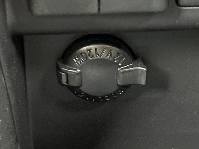 ヴォクシー ハイブリッドＺＳキラメキ２　新品タイヤ／純正　１０インチ　ＳＤナビ／フリップダウンモニター　純正　１２．１インチ／トヨタセーフティセンス／両側電動スライドドア／シートヒーター　前席／車線逸脱防止支援システム　衝突被害軽減システム（42枚目）