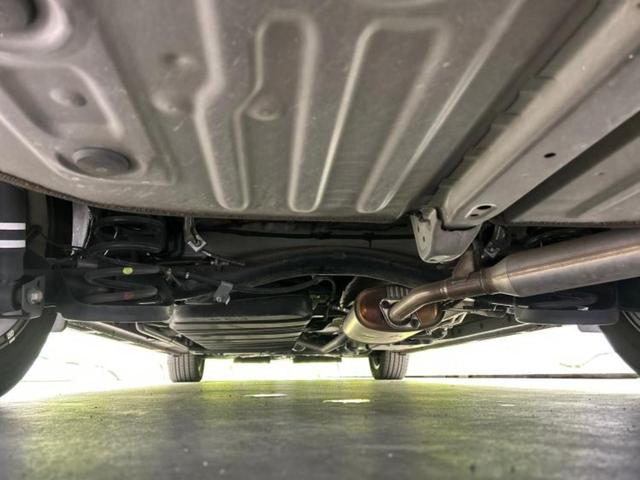 ヴォクシー ハイブリッドＺＳキラメキ２　新品タイヤ／純正　１０インチ　ＳＤナビ／フリップダウンモニター　純正　１２．１インチ／トヨタセーフティセンス／両側電動スライドドア／シートヒーター　前席／車線逸脱防止支援システム　衝突被害軽減システム（57枚目）