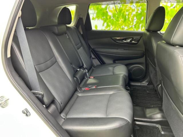 エクストレイル ４ＷＤ２０Ｘｉ　Ｖセレクション　保証書／純正　９インチ　ＳＤナビ／インテリジェントルームミラー／エマージェンシーブレーキ／シートヒーター　全席／アラウンドビューモニター／車線逸脱防止支援システム／シート　撥水加工／プロパイロット（6枚目）