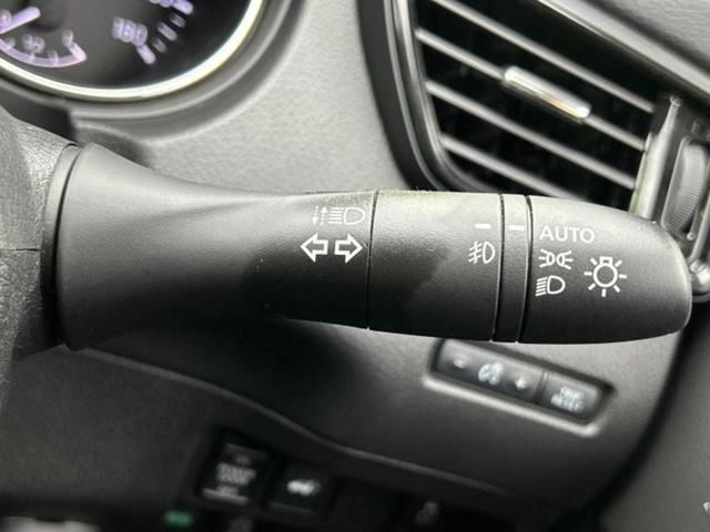 エクストレイル ４ＷＤ２０Ｘｉ　Ｖセレクション　保証書／純正　９インチ　ＳＤナビ／インテリジェントルームミラー／エマージェンシーブレーキ／シートヒーター　全席／アラウンドビューモニター／車線逸脱防止支援システム／シート　撥水加工／プロパイロット（16枚目）