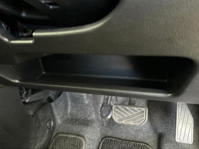 スペーシアギア ハイブリッドＸＺターボ　純正　９インチ　メモリーナビ／セーフティサポート（スズキ）／両側電動スライドドア／シートヒーター　前席／全方位モニター用カメラ／車線逸脱防止支援システム／ヘッドランプ　ＬＥＤ　衝突被害軽減システム（45枚目）