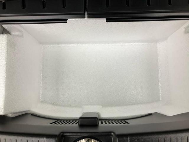 ＷＥＣＡＲＳでは各商談席に大型モニターをご用意しております！見やすい大画面でゆったりと全国の在庫をご覧いただけます！是非ご来店お待ちしております！