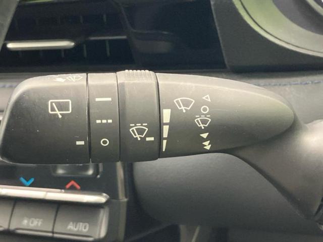 ヴォクシー Ｓ－Ｚ　★★★新品タイヤ／保証書／純正　１０インチ　ＳＤナビ／トヨタセーフティセンス／両側電動スライドドア／シートヒーター　前席／車線逸脱防止支援システム／シート　ハーフレザー／ヘッドランプ　ＬＥＤ（16枚目）