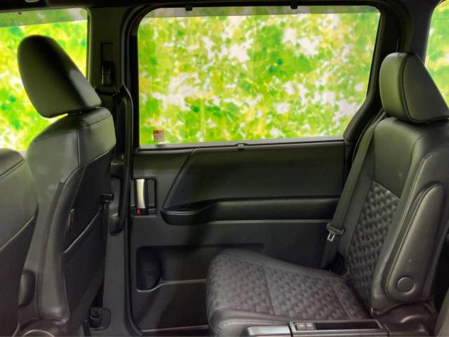 ヴォクシー Ｓ－Ｚ　★★★新品タイヤ／保証書／純正　１０インチ　ＳＤナビ／トヨタセーフティセンス／両側電動スライドドア／シートヒーター　前席／車線逸脱防止支援システム／シート　ハーフレザー／ヘッドランプ　ＬＥＤ（25枚目）