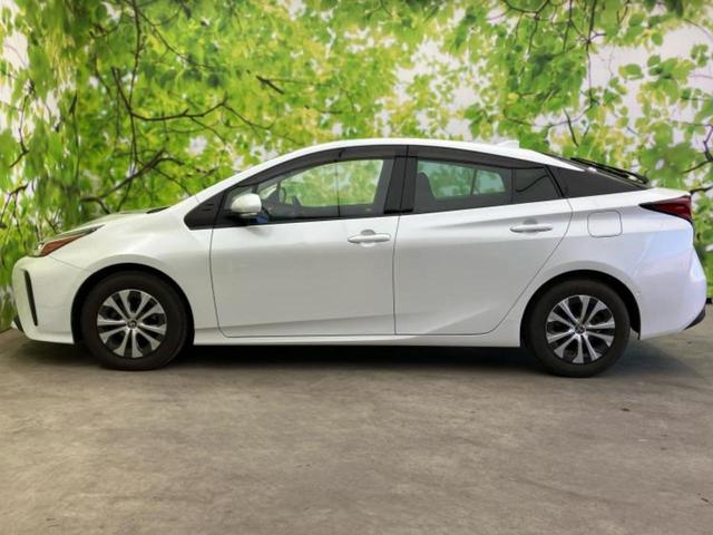 プリウス Ａ　純正　９インチ　ＳＤナビ／トヨタセーフティセンス／車線逸脱防止支援システム／パーキングアシスト　自動操舵／ドライブレコーダー　純正／ヘッドランプ　ＬＥＤ／Ｂｌｕｅｔｏｏｔｈ接続／ＥＴＣ２．０　ドラレコ（2枚目）