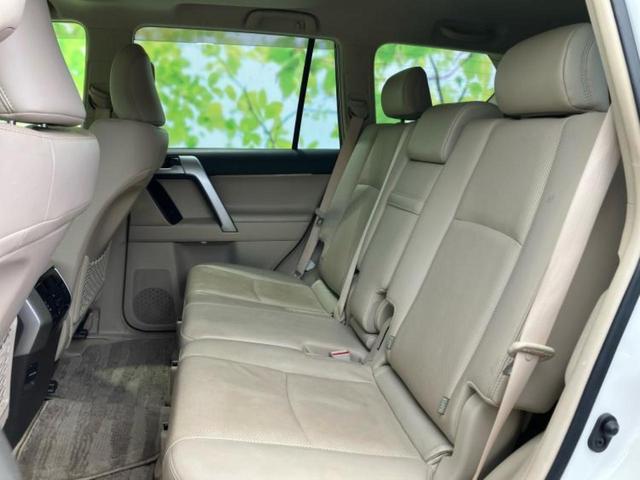 ランドクルーザープラド ４ＷＤ　ＴＸ　Ｌパッケージ　新品タイヤ／サンルーフ／ディスプレイオーディオ＋ナビ９インチ／トヨタセーフティセンス／シートヒーター　前席／パノラミックビューモニター／車線逸脱防止支援システム／シート　ハーフレザー　全周囲カメラ（7枚目）