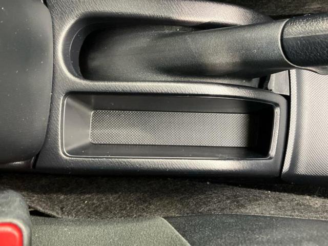 アクア G Gs 新品タイヤ/純正 SDナビ/トヨタセーフティセンス/車線逸脱防止支援システム/シート ハーフレザー/ヘッドランプ LED/Bluetooth接続/ETC/EBD付ABS/横滑り防止装置 バックカメラ(40枚目)