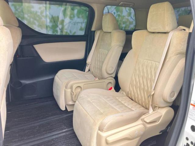 アルファードハイブリッド ４ＷＤハイブリッドＸ　純正　９インチ　ＳＤナビ／フリップダウンモニター　純正　１２．８インチ／デジタルインナーミラー／トヨタセーフティセンス／両側電動スライドドア／車線逸脱防止支援システム／ドライブレコーダー　前後　４ＷＤ（8枚目）