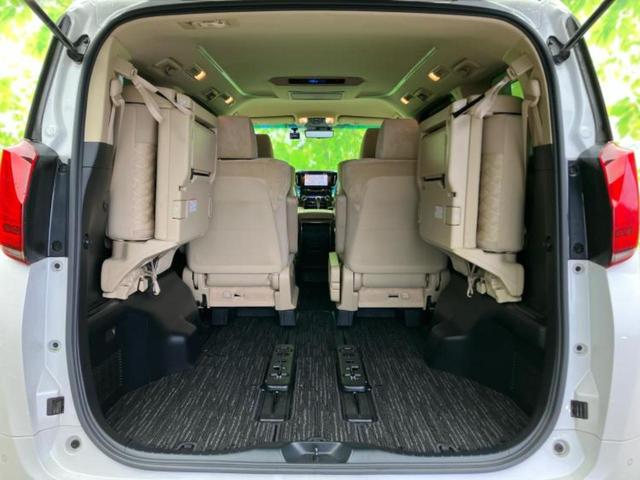 アルファードハイブリッド ４ＷＤハイブリッドＸ　純正　９インチ　ＳＤナビ／フリップダウンモニター　純正　１２．８インチ／デジタルインナーミラー／トヨタセーフティセンス／両側電動スライドドア／車線逸脱防止支援システム／ドライブレコーダー　前後　４ＷＤ（21枚目）