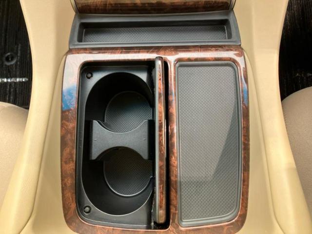 アルファードハイブリッド ４ＷＤハイブリッドＸ　純正　９インチ　ＳＤナビ／フリップダウンモニター　純正　１２．８インチ／デジタルインナーミラー／トヨタセーフティセンス／両側電動スライドドア／車線逸脱防止支援システム／ドライブレコーダー　前後　４ＷＤ（44枚目）