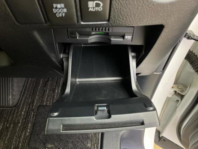 アルファードハイブリッド ４ＷＤハイブリッドＸ　純正　９インチ　ＳＤナビ／フリップダウンモニター　純正　１２．８インチ／デジタルインナーミラー／トヨタセーフティセンス／両側電動スライドドア／車線逸脱防止支援システム／ドライブレコーダー　前後　４ＷＤ（45枚目）