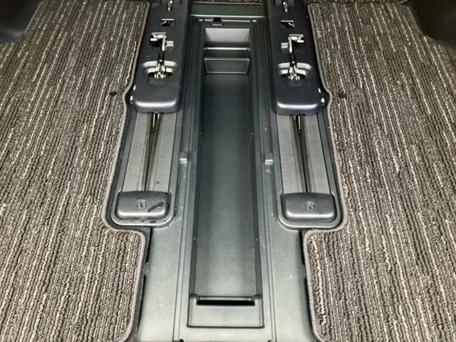 アルファード Ｓタイプゴールド　新品タイヤ／ディスプレイオーディオ＋ナビ９インチ／フリップダウンモニター　純正　１２．１インチ／トヨタセーフティセンス／両側電動スライドドア／車線逸脱防止支援システム／シート　ハーフレザー　ＤＶＤ再生（28枚目）