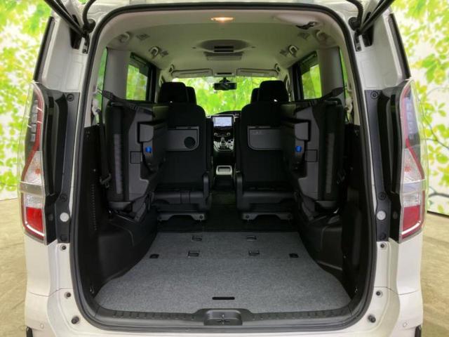 セレナ ｅパワーハイウェイスターＶ　新品タイヤ／純正　１０インチ　ＳＤナビ／フリップダウンモニター／インテリジェントルームミラー／衝突安全装置／両側電動スライドドア／アラウンドビューモニター／プロパイロット／ヘッドランプ　ＬＥＤ　ＥＴＣ（21枚目）