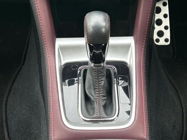 レヴォーグ ４ＷＤ１．６ＳＴＩスポーツアイサイト　新品タイヤ／ＳＴＩエアロ／純正　ＳＤナビ／アイサイト／シートヒーター　前席／車線逸脱防止支援システム／シート　合皮／ヘッドランプ　ＬＥＤ／Ｂｌｕｅｔｏｏｔｈ接続／ＥＴＣ／ＥＢＤ付ＡＢＳ　フルエアロ（18枚目）