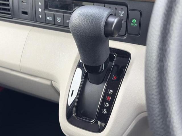 Ｎ－ＢＯＸ ヒョウジュン　保証書／ホンダセンシング／電動スライドドア／車線逸脱防止支援システム／ヘッドランプ　ＬＥＤ／ＥＢＤ付ＡＢＳ／横滑り防止装置／アイドリングストップ／禁煙車／エアバッグ　運転席／エアバッグ　助手席（13枚目）