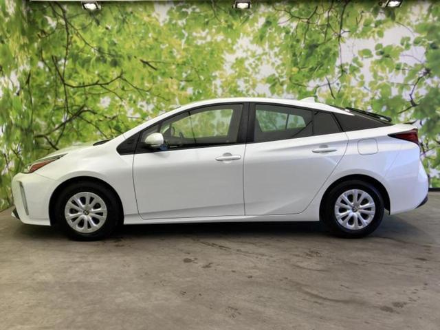 プリウス Ｓセーフティプラス２　保証書／純正　９インチ　ＳＤナビ／トヨタセーフティセンス／全方位モニター／車線逸脱防止支援システム／ヘッドランプ　ＬＥＤ／Ｂｌｕｅｔｏｏｔｈ接続／ＥＢＤ付ＡＢＳ／横滑り防止装置　衝突被害軽減システム（2枚目）