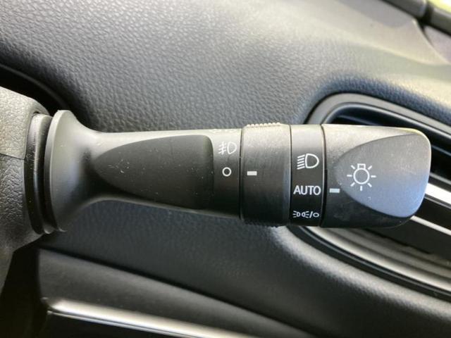 プリウス Ｓセーフティプラス２　保証書／純正　９インチ　ＳＤナビ／トヨタセーフティセンス／全方位モニター／車線逸脱防止支援システム／ヘッドランプ　ＬＥＤ／Ｂｌｕｅｔｏｏｔｈ接続／ＥＢＤ付ＡＢＳ／横滑り防止装置　衝突被害軽減システム（17枚目）