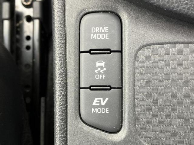 ヤリスクロス ハイブリッドＺ　保証書／ディスプレイオーディオ＋ナビ８インチ／トヨタセーフティセンス／シートヒーター　前席／パノラミックビューモニター／車線逸脱防止支援システム／シート　ハーフレザー／ドライブレコーダー　前後（32枚目）