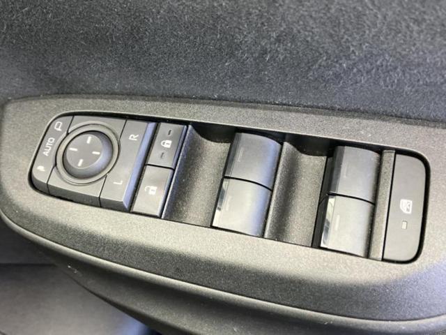 ヤリスクロス ハイブリッドＺ　保証書／ディスプレイオーディオ＋ナビ８インチ／トヨタセーフティセンス／シートヒーター　前席／パノラミックビューモニター／車線逸脱防止支援システム／シート　ハーフレザー／ドライブレコーダー　前後（34枚目）