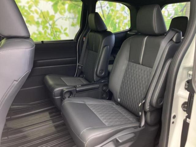 ノア ハイブリッドＳ－Ｚ　エアロ／保証書／純正　１０インチ　ＳＤナビ／フリップダウンモニター　純正　１３．２インチ／衝突安全装置／両側電動スライドドア／シートヒーター／パノラミックビューモニター／車線逸脱防止支援システム（8枚目）