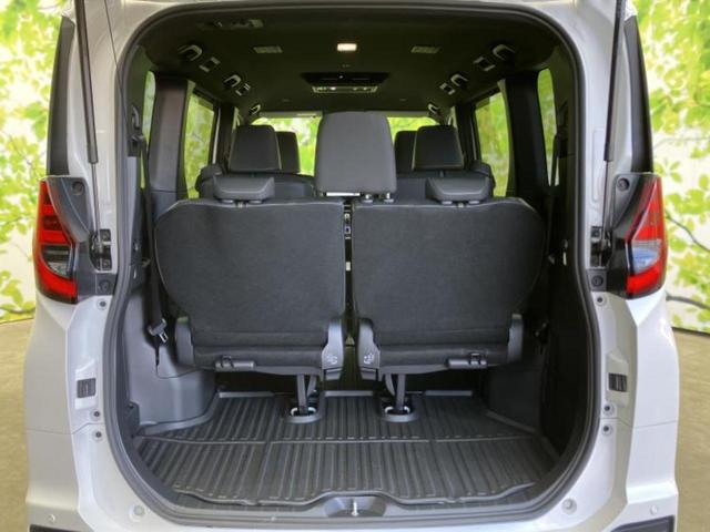 ノア ハイブリッドＳ－Ｚ　エアロ／保証書／純正　１０インチ　ＳＤナビ／フリップダウンモニター　純正　１３．２インチ／衝突安全装置／両側電動スライドドア／シートヒーター／パノラミックビューモニター／車線逸脱防止支援システム（20枚目）