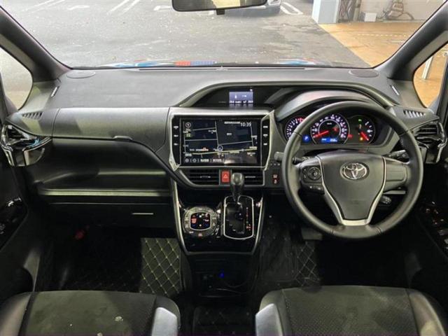 ヴォクシー ＺＳキラメキ３　新品タイヤ／エアロ／保証書／純正　１０インチ　ＳＤナビ／衝突安全装置／両側電動スライドドア／車線逸脱防止支援システム／シート　ハーフレザー／ＥＴＣ／ＥＢＤ付ＡＢＳ／横滑り防止装置／アイドリングストップ（4枚目）