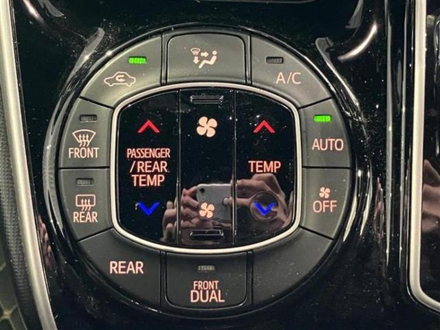 ヴォクシー ＺＳキラメキ３　新品タイヤ／エアロ／保証書／純正　１０インチ　ＳＤナビ／衝突安全装置／両側電動スライドドア／車線逸脱防止支援システム／シート　ハーフレザー／ＥＴＣ／ＥＢＤ付ＡＢＳ／横滑り防止装置／アイドリングストップ（12枚目）