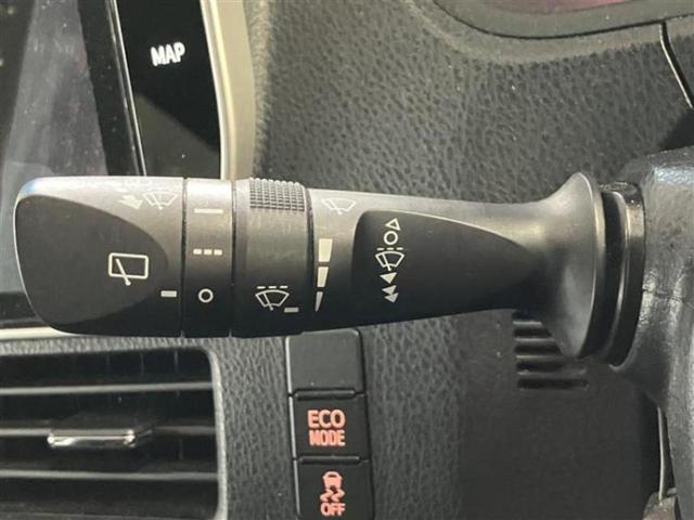 ヴォクシー ＺＳキラメキ３　新品タイヤ／エアロ／保証書／純正　１０インチ　ＳＤナビ／衝突安全装置／両側電動スライドドア／車線逸脱防止支援システム／シート　ハーフレザー／ＥＴＣ／ＥＢＤ付ＡＢＳ／横滑り防止装置／アイドリングストップ（15枚目）