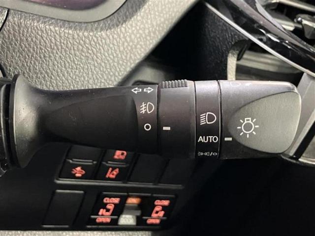 ヴォクシー ＺＳキラメキ３　新品タイヤ／エアロ／保証書／純正　１０インチ　ＳＤナビ／衝突安全装置／両側電動スライドドア／車線逸脱防止支援システム／シート　ハーフレザー／ＥＴＣ／ＥＢＤ付ＡＢＳ／横滑り防止装置／アイドリングストップ（16枚目）