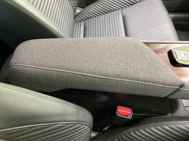 オーラ Ｇレザーエディション　純正　９インチ　メモリーナビ／インテリジェントルームミラー／エマージェンシーブレーキ／アラウンドビューモニター／車線逸脱防止支援システム／シート　フルレザー／ヘッドランプ　ＬＥＤ　革シート　ＥＴＣ（32枚目）