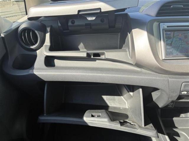 フィット １３Ｇ・１０ｔｈアニバーサリー　純正　ＳＤナビ／ドライブレコーダー　社外／ヘッドランプ　ＨＩＤ／ＥＴＣ／ＥＢＤ付ＡＢＳ／バックモニター／エアバッグ　運転席／エアバッグ　助手席／パワーウインドウ／キーレスエントリー　バックカメラ（13枚目）