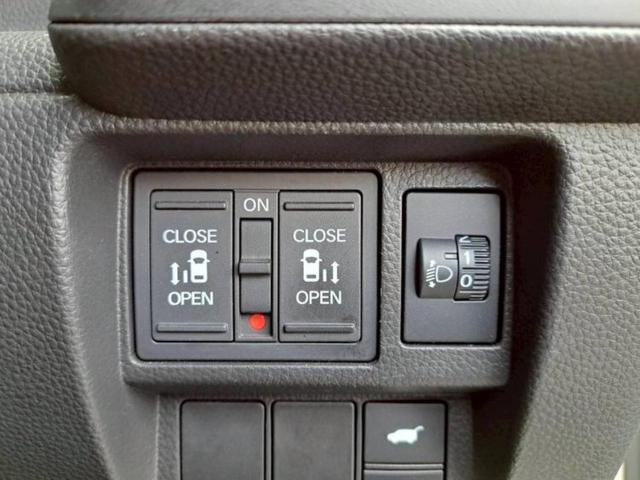 ステップワゴン ｅＨＥＶスパーダ　新品タイヤ／保証書／純正　１１インチ　ＳＤナビ／フリップダウンモニター　純正　１５．６インチ／ホンダセンシング／両側電動スライドドア／シートヒーター　前席／マルチビューカメラシステム　後席モニター（14枚目）