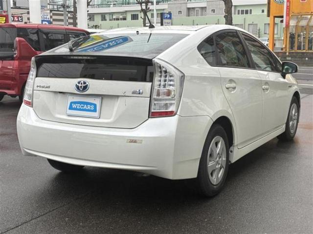 プリウス Ｓ　純正　ナビ／ドライブレコーダー　前後／Ｂｌｕｅｔｏｏｔｈ接続／ＥＴＣ／ＥＢＤ付ＡＢＳ／横滑り防止装置／バックモニター／ワンセグＴＶ／エアバッグ　運転席／エアバッグ　助手席／エアバッグ　サイド　ドラレコ（3枚目）