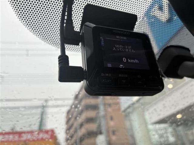 プリウス Ｓ　純正　ナビ／ドライブレコーダー　前後／Ｂｌｕｅｔｏｏｔｈ接続／ＥＴＣ／ＥＢＤ付ＡＢＳ／横滑り防止装置／バックモニター／ワンセグＴＶ／エアバッグ　運転席／エアバッグ　助手席／エアバッグ　サイド　ドラレコ（16枚目）