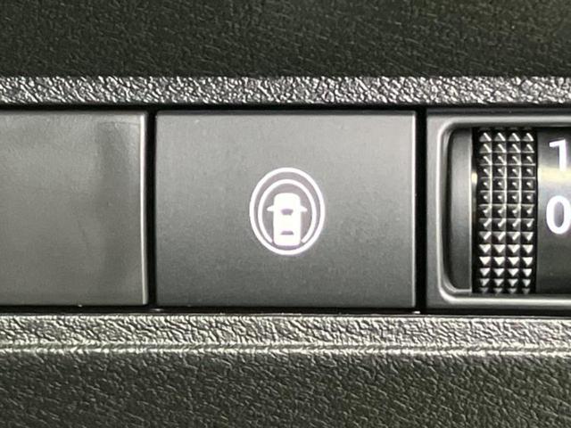 ノート Ｘ　保証書／純正　９インチ　メモリーナビ／インテリジェントルームミラー／エマージェンシーブレーキ／アラウンドビューモニター／車線逸脱防止支援システム／ドライブレコーダー　純正／ヘッドランプ　ＬＥＤ（25枚目）