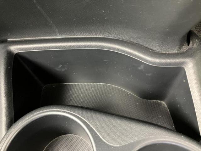 アクア S 社外 SDナビ/Bluetooth接続/ETC/EBD付ABS/横滑り防止装置/アイドリングストップ/バックモニター/フルセグTV/DVD/エアバッグ 運転席/エアバッグ 助手席/パワーウインドウ(31枚目)