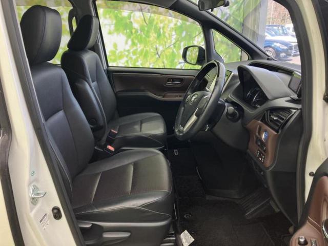 エスクァイア ハイブリッドＧｉ　新品タイヤ／モデリスタエアロ／保証書／純正　９インチ　ＳＤナビ／フリップダウンモニター　社外　１２．８インチ／両側電動スライドドア／シートヒーター　前席／シート　合皮／ドライブレコーダー　前後　ＥＴＣ（4枚目）