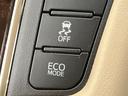扱いやすさを感じられるスイッチ類です。状況に応じた操作で、心地よいカーライフを支えます。