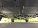 車両前方側の下廻り画像です。エンジン付近から車両中央部までの状態を確認いただけます。◆ご購入前に気になる下廻りの様子を把握したい方は、店頭スタッフまでお問い合わせ下さい。