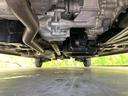 車両前方側の下廻り画像です。エンジン付近から車両中央部までの状態を確認いただけます。◆ご購入前に気になる下廻りの様子を把握したい方は、店頭スタッフまでお問い合わせ下さい。