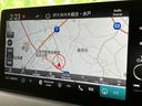 ナビ画面から地図やオーディオなどの項目を選べ、目的地の確認や音源の切り替えもスムーズです。画面上に機能がまとまり、日常のお出かけを便利にサポートします。