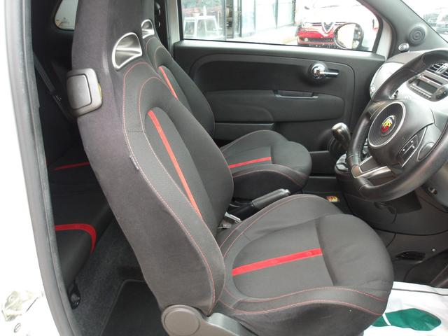 アバルト500 ベースグレード 5速マニュアル レコードモンツア4本出しマフラー パルティーレ17インチアルミ(12枚目)