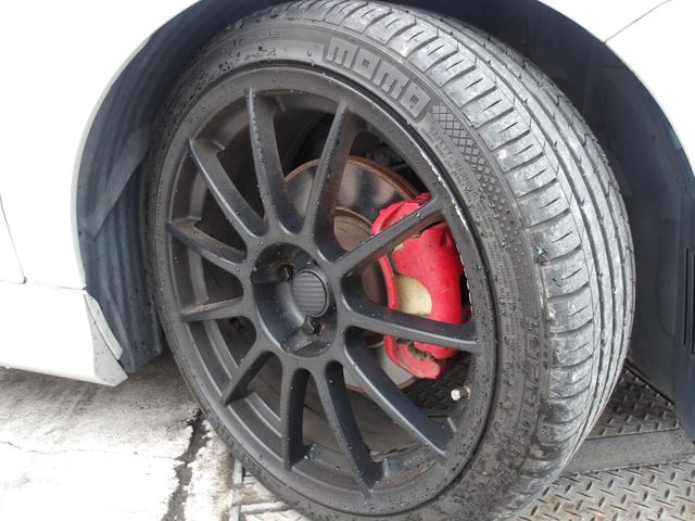 アバルト500 ベースグレード 5速マニュアル レコードモンツア4本出しマフラー パルティーレ17インチアルミ(19枚目)