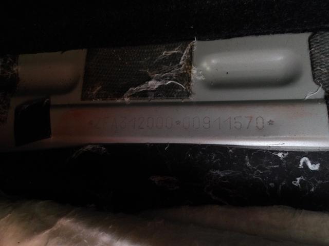 アバルト500 ベースグレード 5速マニュアル レコードモンツア4本出しマフラー パルティーレ17インチアルミ(23枚目)