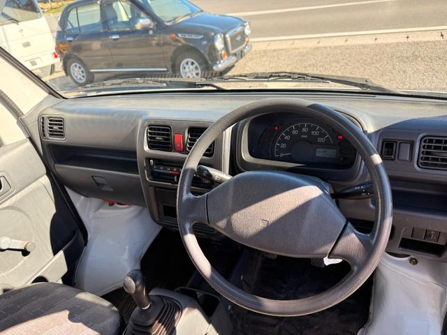 キャリイトラック ＫＣエアコン・パワステ　４ＷＤ　軽トラック　ＭＴ　エアコン　パワーステアリング（2枚目）