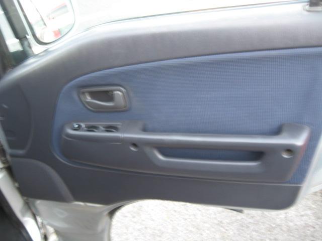 サンバーバン ディアス AT/AC/PS/Wエアバッグ/フロントパワーウィンドウ/ETC/ライトレベライザー/キーレス/オーバーヘッドコンソール/純正ゴムマット/ハイルーフ/電動ミラー(33枚目)