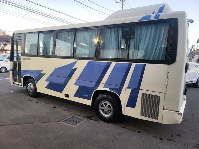 ヒノレインボー 　レインボー２９人乗りバス　ターボ車　５速マニュアル　自動ドア　車両総重量７４３５ｋｇ　点検整備　車検１年　エアコン（9枚目）